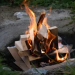 LEGNA DA ARDERE DI FAGGIO FLAMEUP – 150 KG (3 × 50 KG) – TRONCHI LUNGHI 25 CM – ADATTA PER STUFE, CAMINETTI, BRACIERI DA ESTERNO E BARBECUE - immagine 2